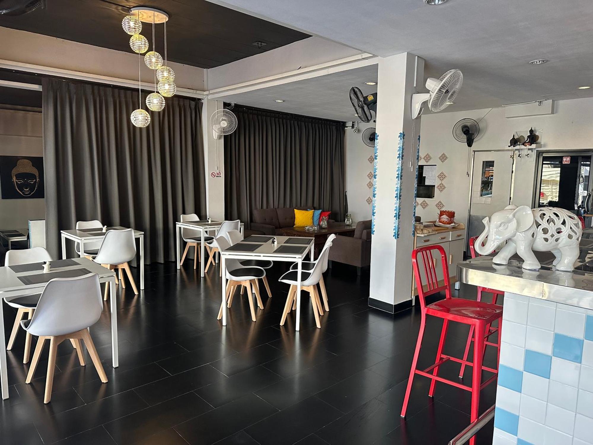 Lotus Art Guesthouse Pattaya Ngoại thất bức ảnh