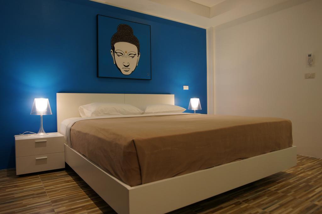 Lotus Art Guesthouse Pattaya Phòng bức ảnh