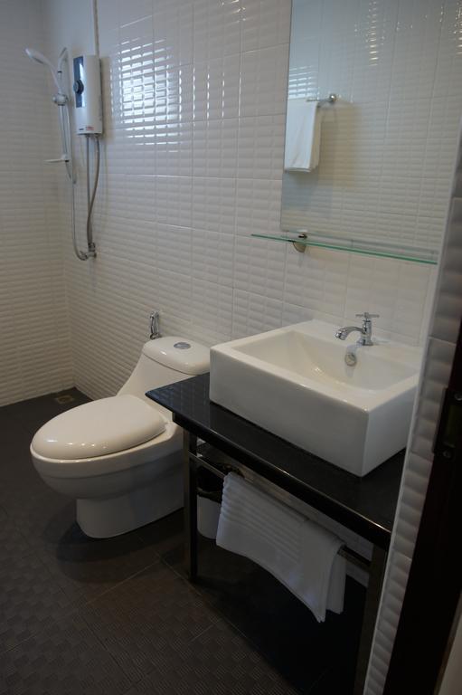 Lotus Art Guesthouse Pattaya Ngoại thất bức ảnh