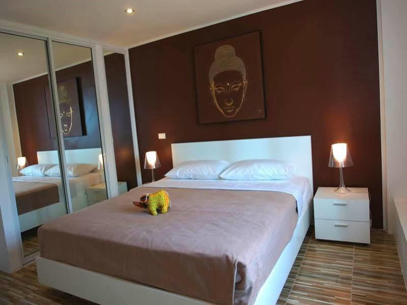 Lotus Art Guesthouse Pattaya Ngoại thất bức ảnh